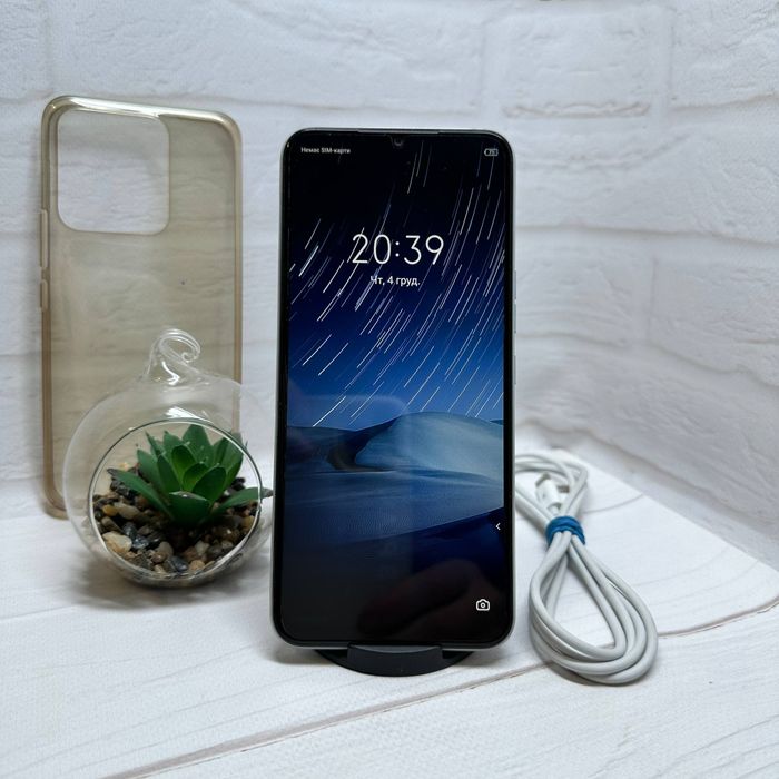 Продам телефон Tecno Spark 8C  4+1/64Gb NFC в гарному стані