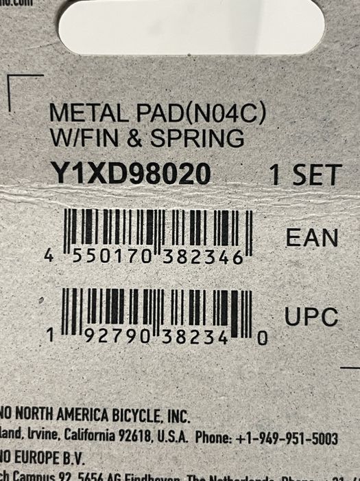 SHIMANO Metall-Bremsbeläge N04C Mit Finne & Feder – Kompatibel Mit XTR BR-M9120 Scheibenbremse, Für Hohe Bremskraft Und Kühlere Bremsen