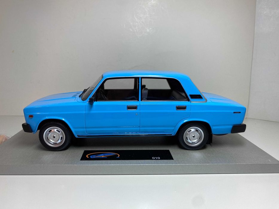 LADA - 2105 1/18 Limited Edition 010/200 CN VAV (ZD1802 Baby blue