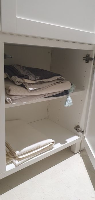 Mobiliário contemporâneo neutro como novo #aparador #besta #ikea