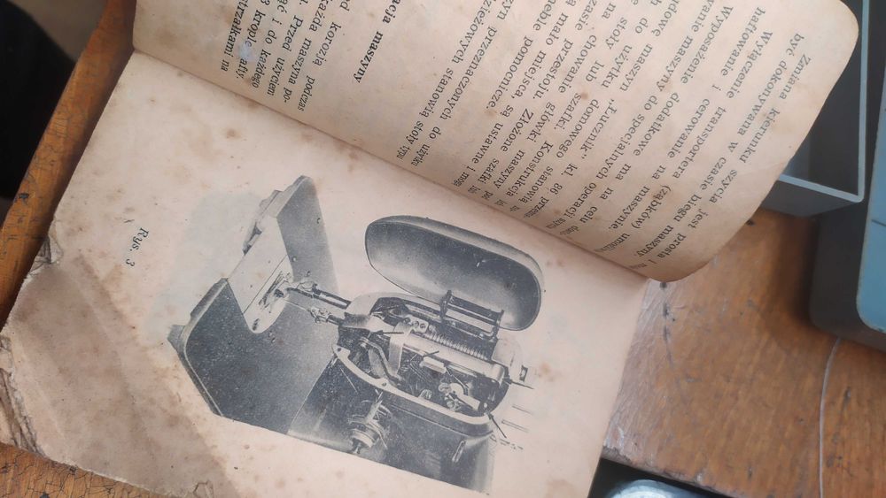 Maszyna do szycia Łucznik z 1968- jest instrukcja obsługi z datą