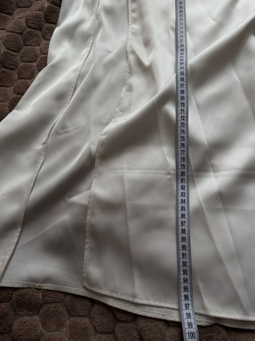 Атласна спідниця з розрізом довга шовкова юбка шелковая белая молочна