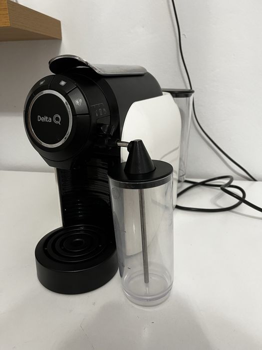 Ekspres kapsułkowy Delta Q