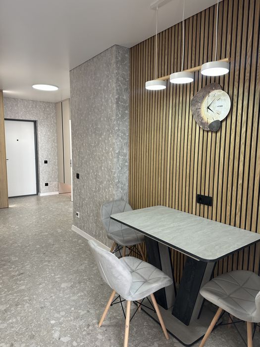 Продам 2-кімнатну квартиру в центрі