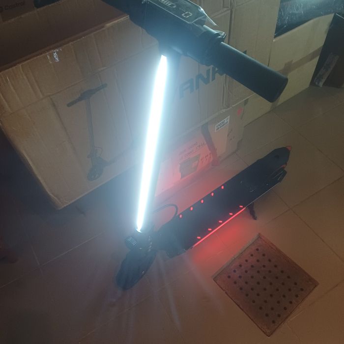 Дитячий електричний самокат з двигуном 150 Вт