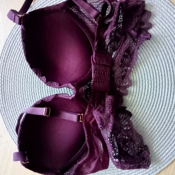 Biustonosz push up, koronkowy, bordo Esotiq 70C