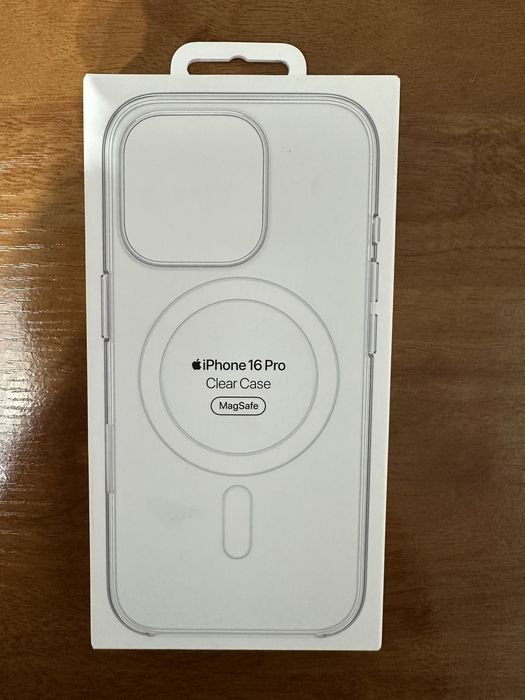 Продам прозразный чехол Apple 16 Pro MagSafe.