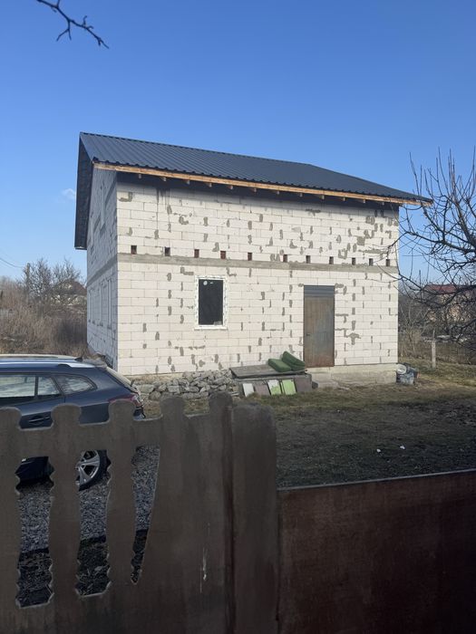 Продам пів будинку Осокорки
