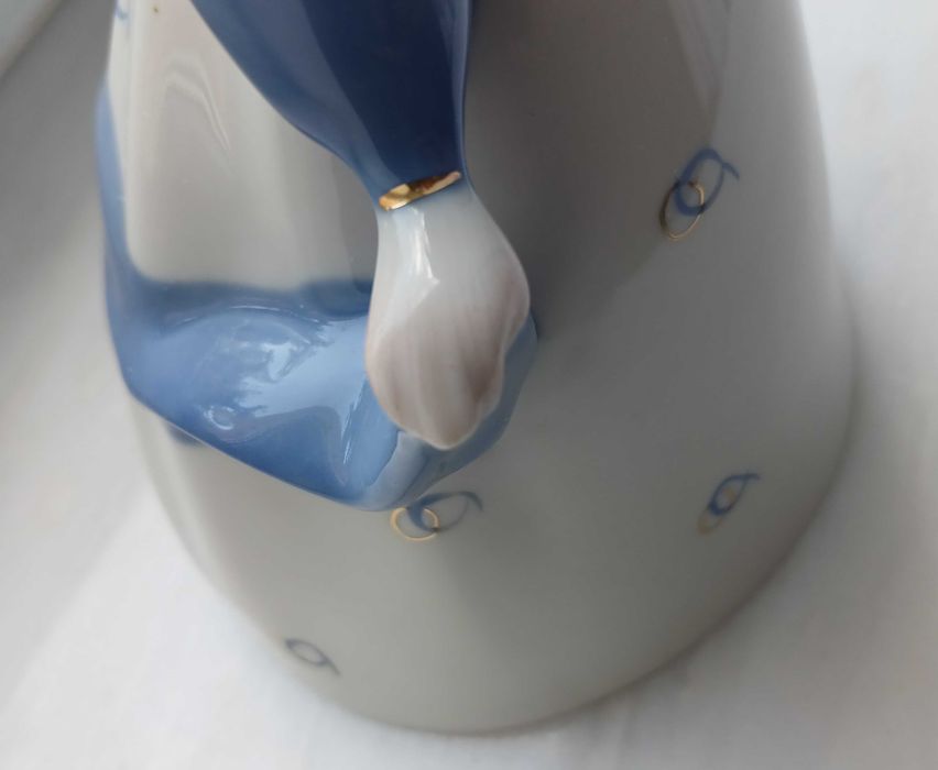 Статуэтка Лебёдушка.Фарфор Коростень