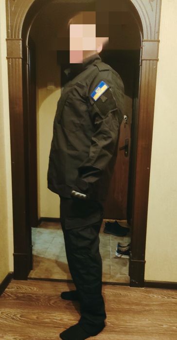Форма черная китель и штаны XL, пояс, перчатки, шеврон.