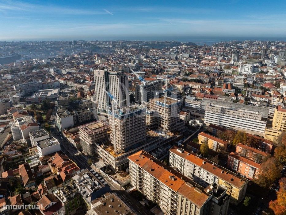 Apartamento T0 no Fernão Magalhães 127, Porto