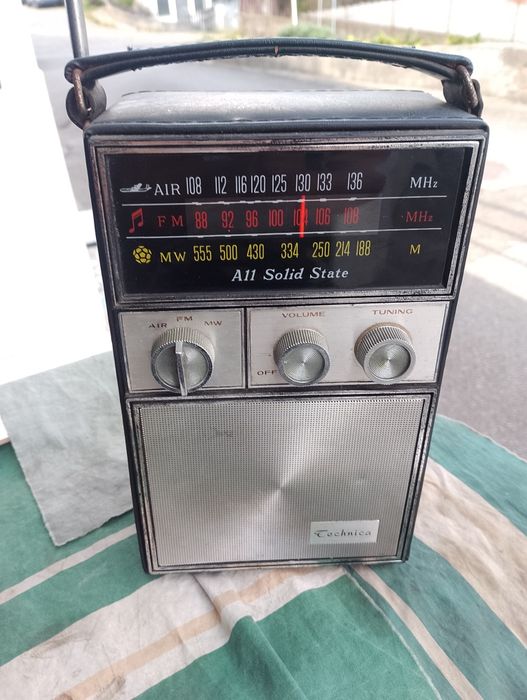 Rádio portátil, Technica