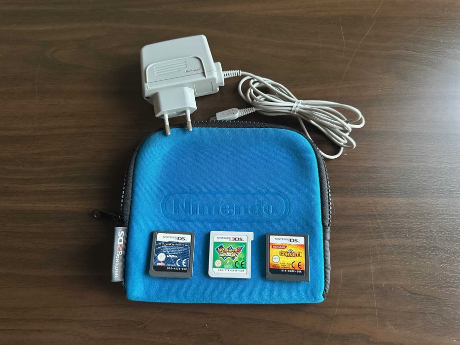 Nintendo 2DS Preta e Azul - Desbloqueada + Jogos