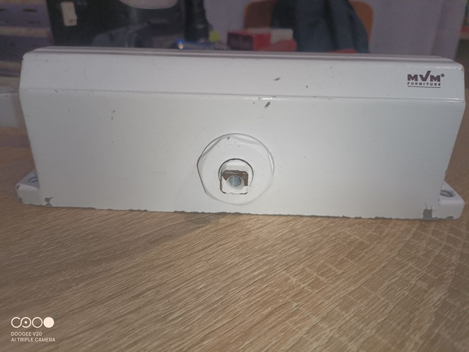 Доводчики для дверей (MVM,Apecs)