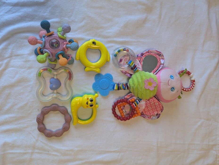 Іграшки для дівчинки  немовлят