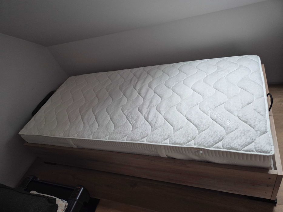 Łóżko młodzieżowe 90x200 z materacem