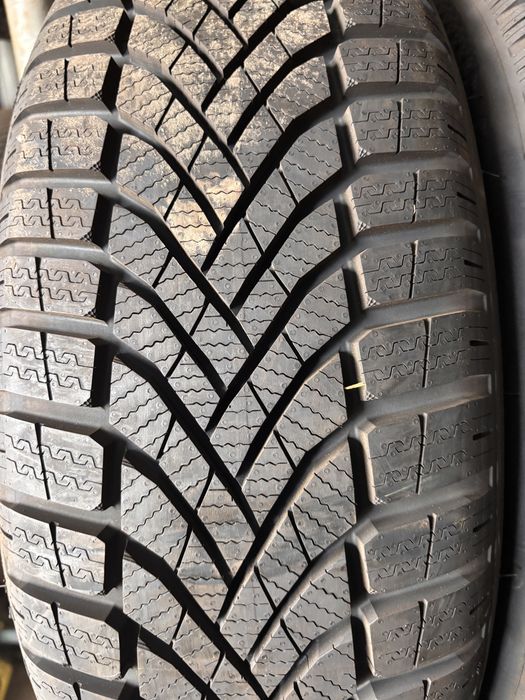 Opony zimowe NOWE Falken 215/55/18 Jarbet #Z7