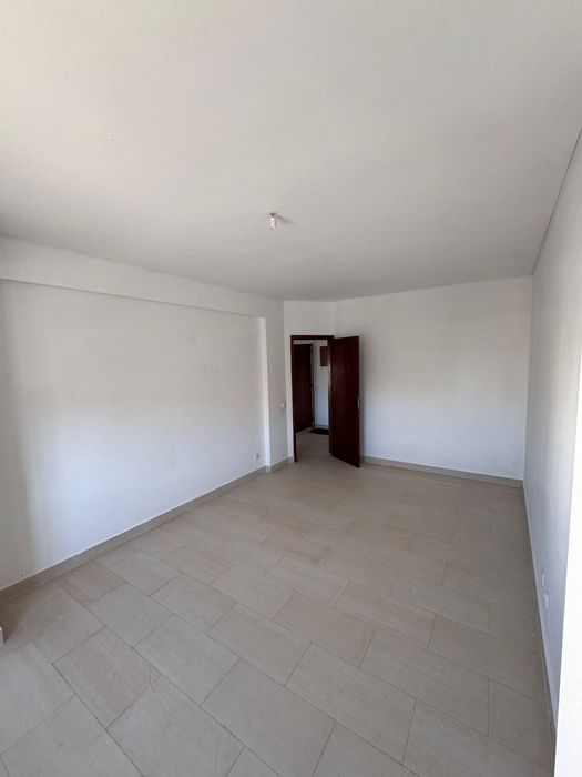 3° andar - T2 para arrendar na Quinta do Conde