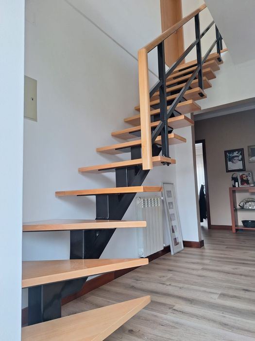 Fabrico de escadas em metal e madeira personalizadas para cada espaço