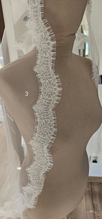 Delikatny welon do sukni ślubnej - ivory/off white