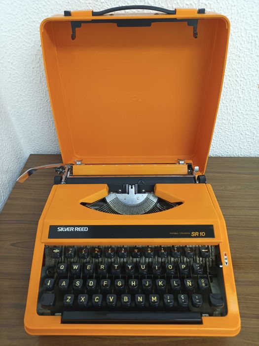 Máquina de escrever Silver-Reed Seiko