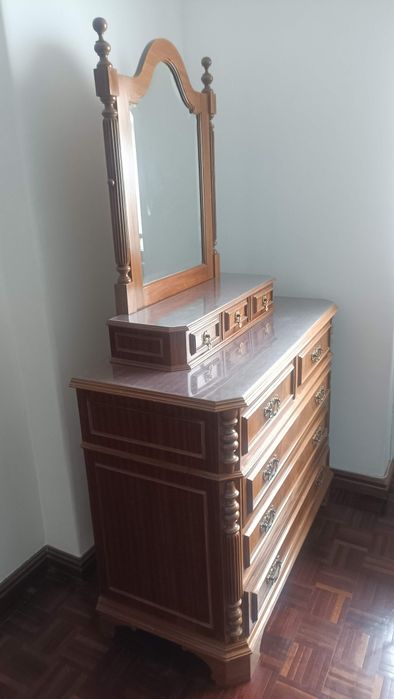 Cómoda vintage em bom estado