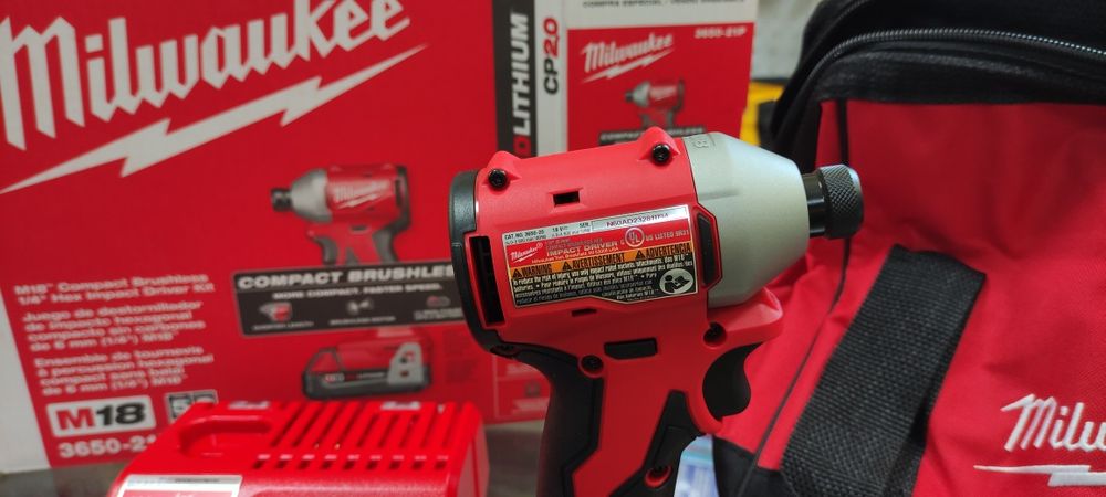 Milwaukee 3650-21P m18 Impact, безщітковий шуруповерт