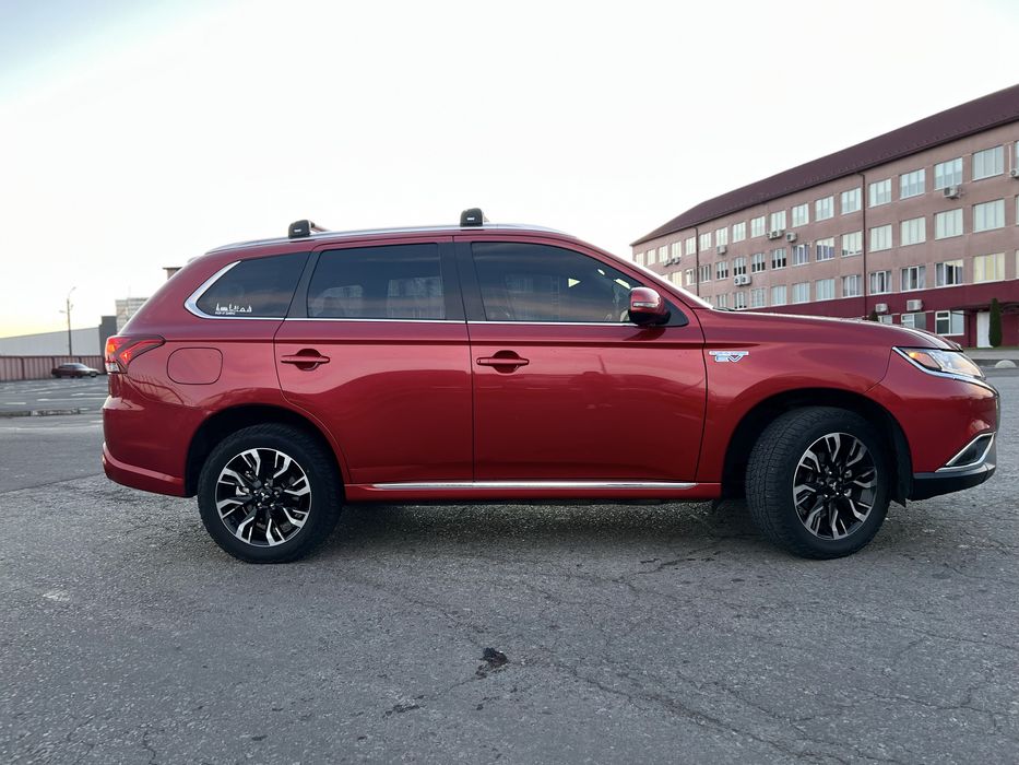 Mitsubishi Outlander PHEV 2018