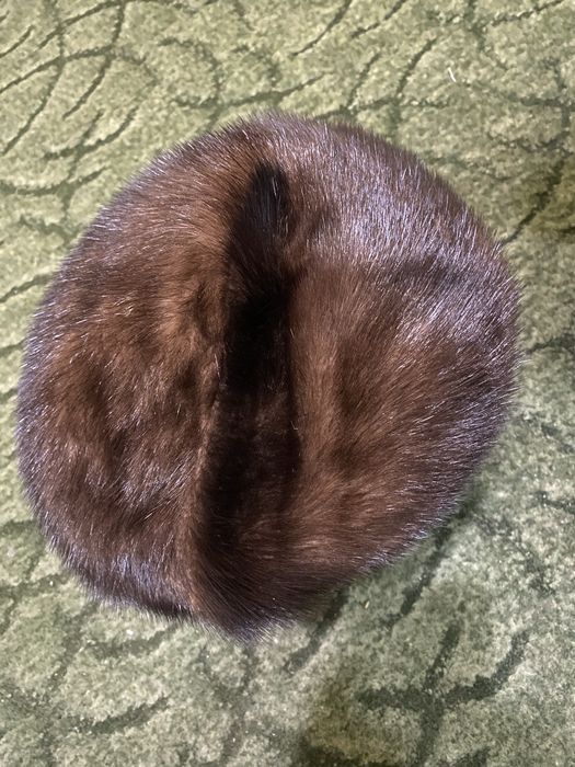 Норковий берет новий