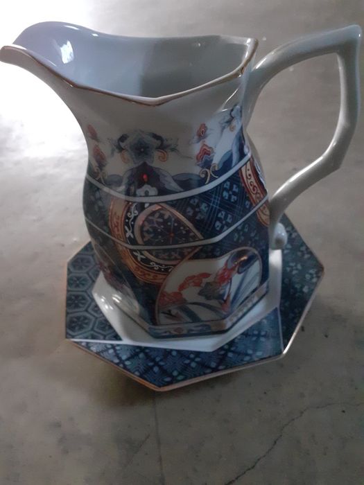 Conjunto de jarro, prato e taça