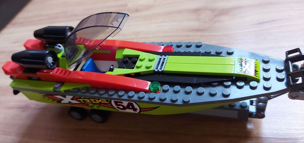 LEGO City 60254 Transporter łodzi wyścigowej