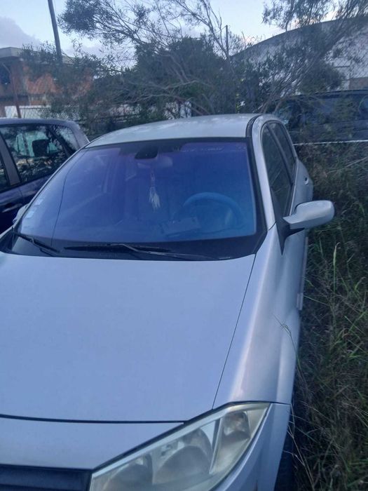 Vendo renaul megane para pecas inteiro