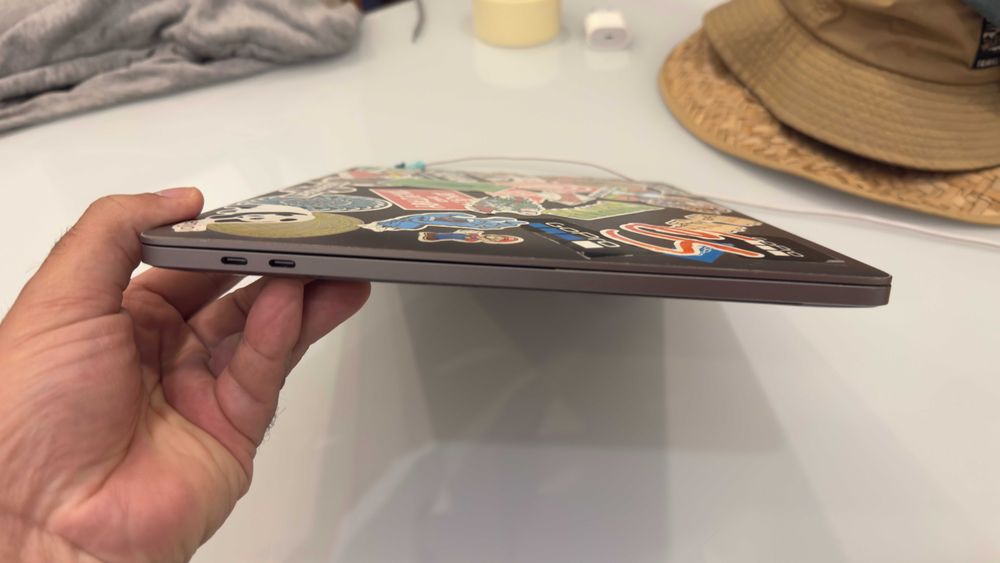 Apple Macbook Pro 16 2019 - 16gb RAM - 512gb SSD - 4gb grafica - 212 ciclos somente