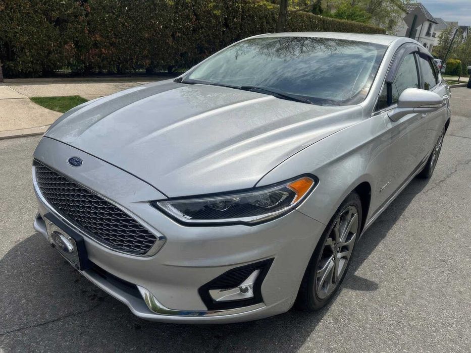 Ford Fusion Hybrid Titanium      2019