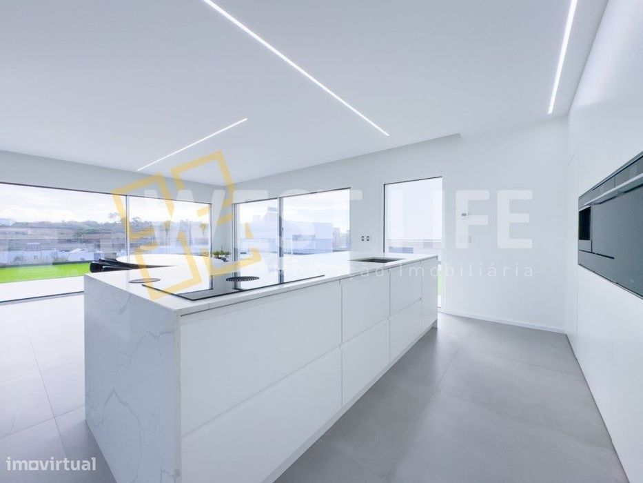 Magnifica moradia T3 de arquitetura contemporânea em Mafra como NOVA