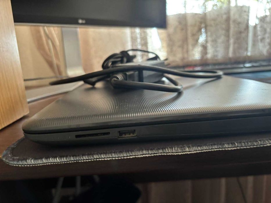 Неробочий ноутрук HP 250 G5 500GB 4GB RAM i3 WIN 10 15,6''