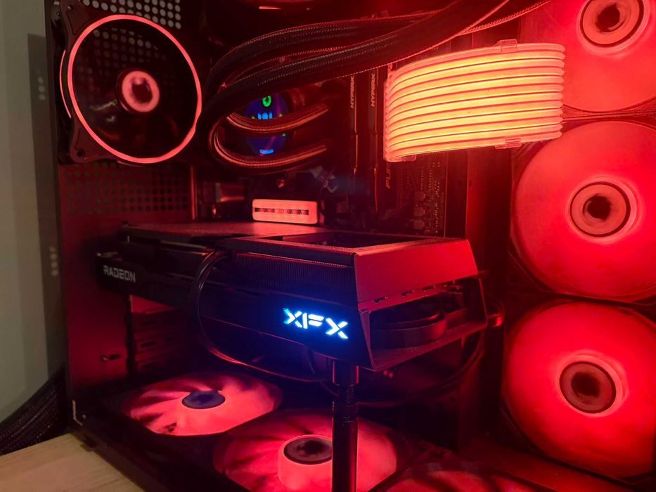 Gaming PC Personalizado | Ryzen 5 5600X | RX 9060 XT 16GB |