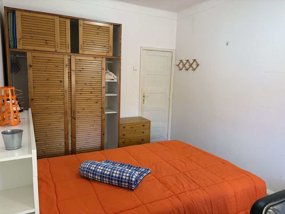 Quarto Individual para Estudante em Alvalade - Lisbon | Metro 5 min | Despesas Incluídas