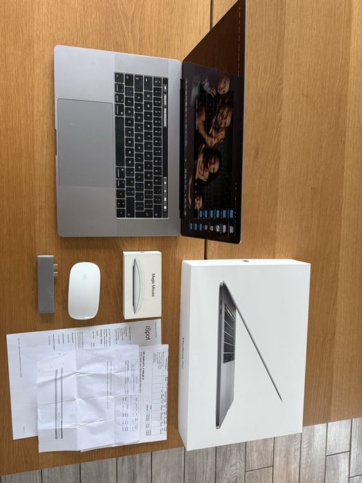 MacBook Pro 15 cali 16GB RAM Apple