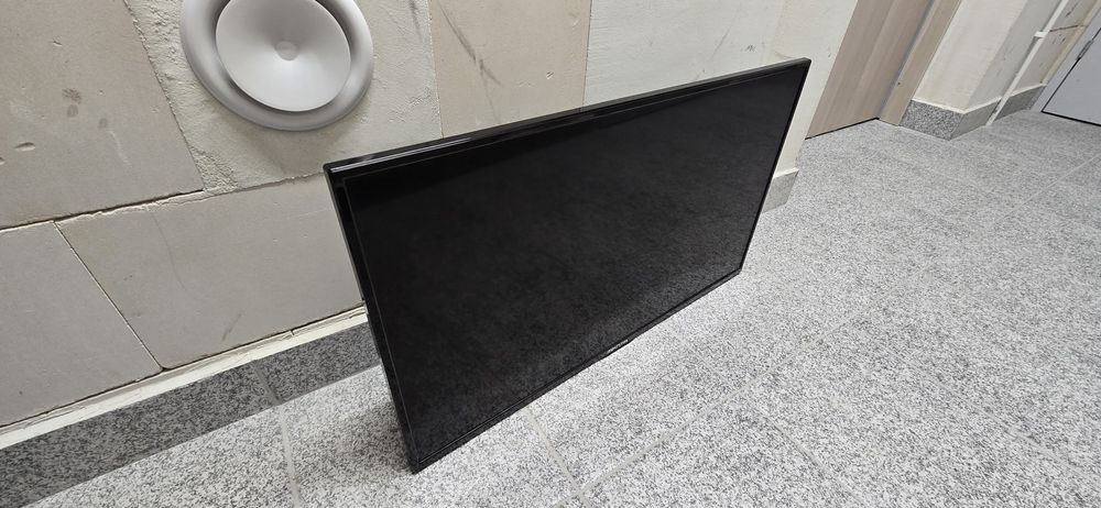 TV MANTA 32 cale + pilot