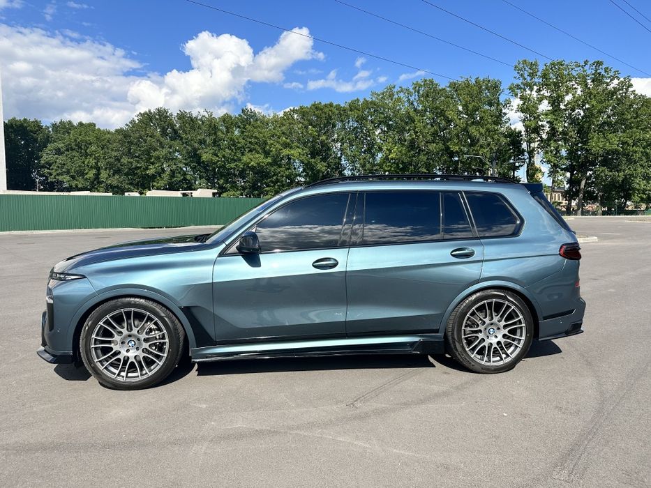 BMW BMW X7 2023 VIN 5UX23EM03R9S26340 фото оголошення 3 з 8