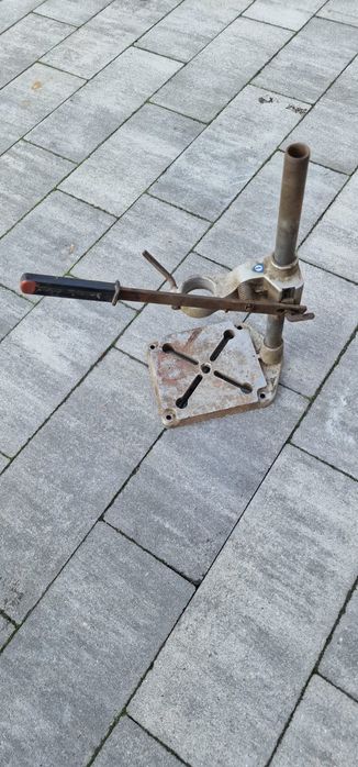 Stojak wiertarki uchwyt