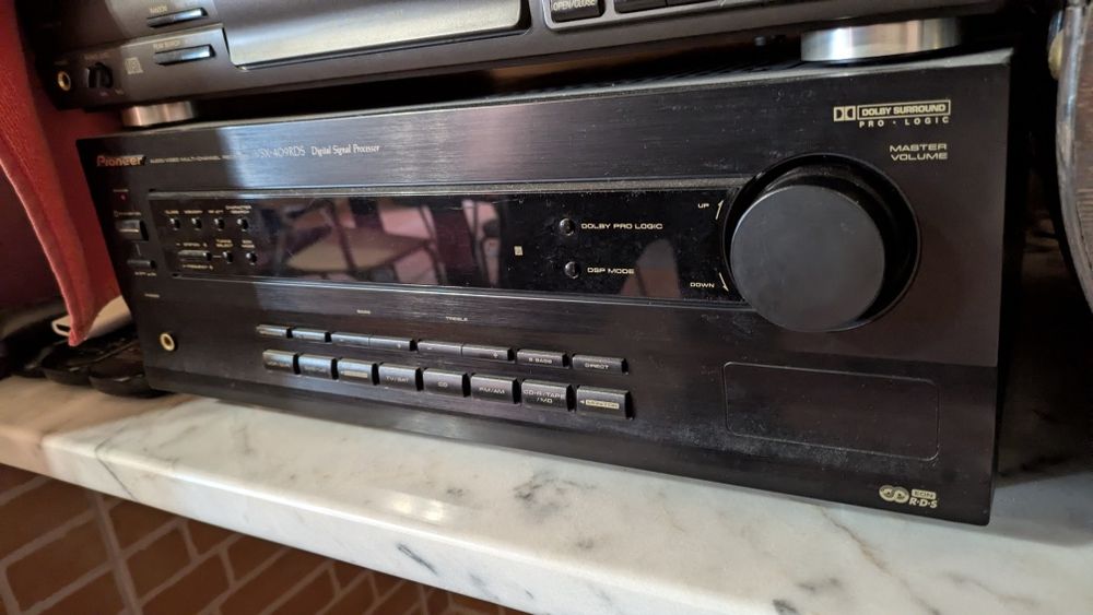 Vendo amplificador PIONEER VSX 409 RDS