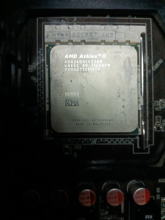 ASUS M2N68-AM SE2 + AMD Athlon II X2 240