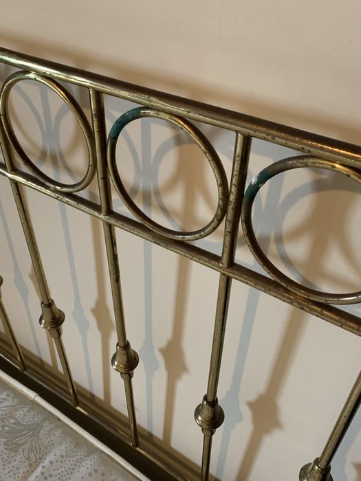 Urgente - Cama em latao dourado