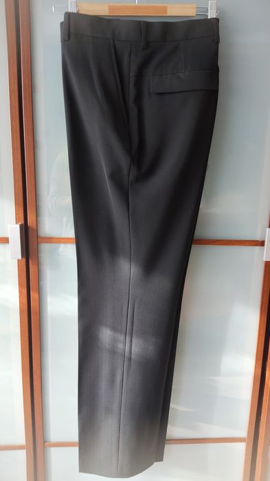 Damskie spodnie z kantem czarne 44