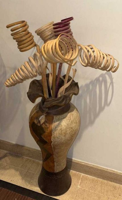 Conjunto de dois jarrões decorativos de chão