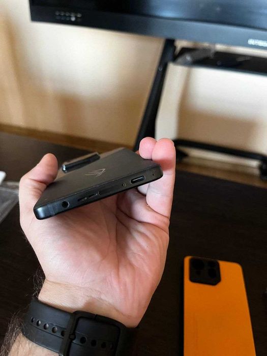 Asus Rog phone 8, 12/256