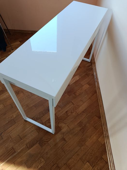 Столик білий IKEA