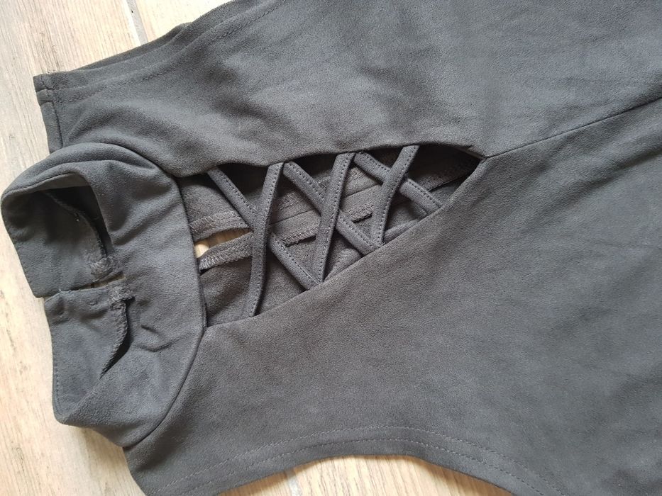 Sukienka MIDI khaki welur wiązanie obcisła stójka golf